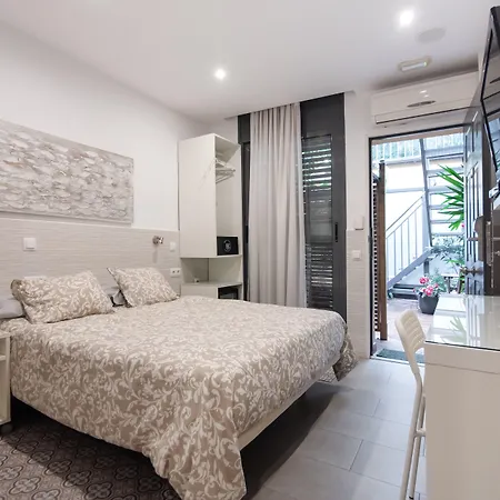 Hostal House-2